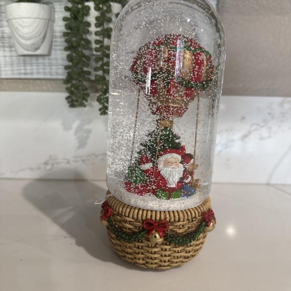 Santa’s Festive Hot Air Balloon Musical Snow Globe - Picture 2 of 6